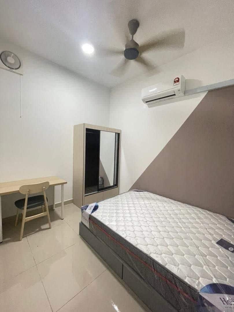 Master bed 2