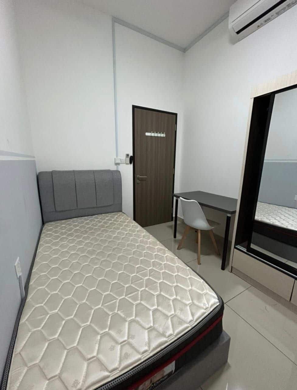 Small Room (R3) 1
