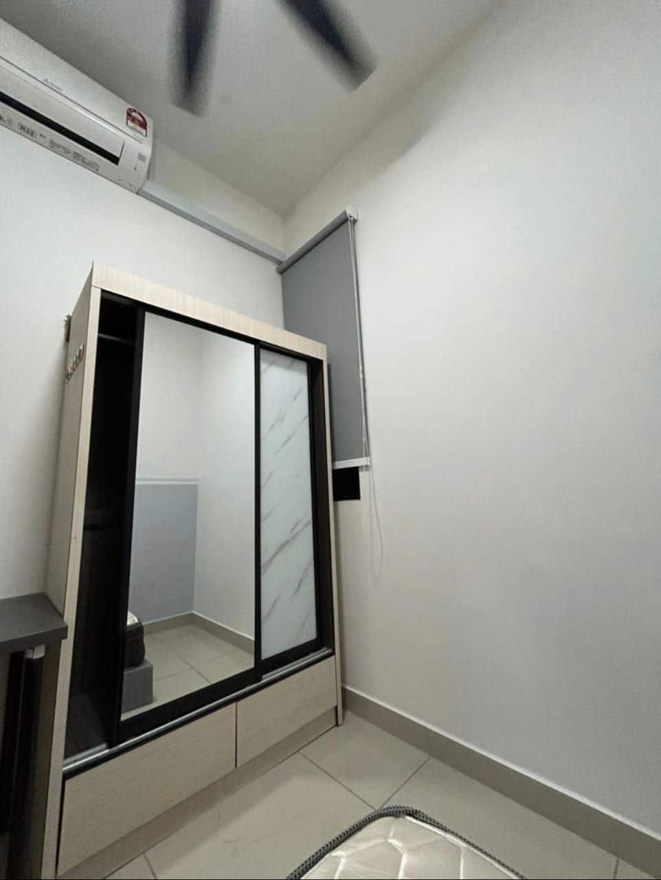 Small Room (R3) 2