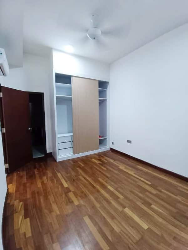 Condominium Paragon Suites @ CIQ 4