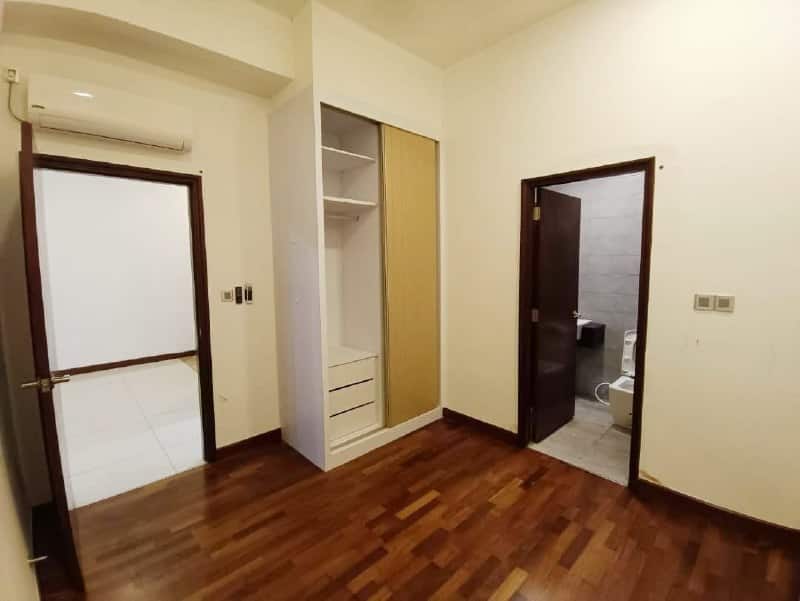 Condominium Paragon Suites @ CIQ 6