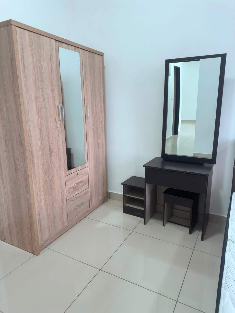 Condominium Twin Tower Residence 5