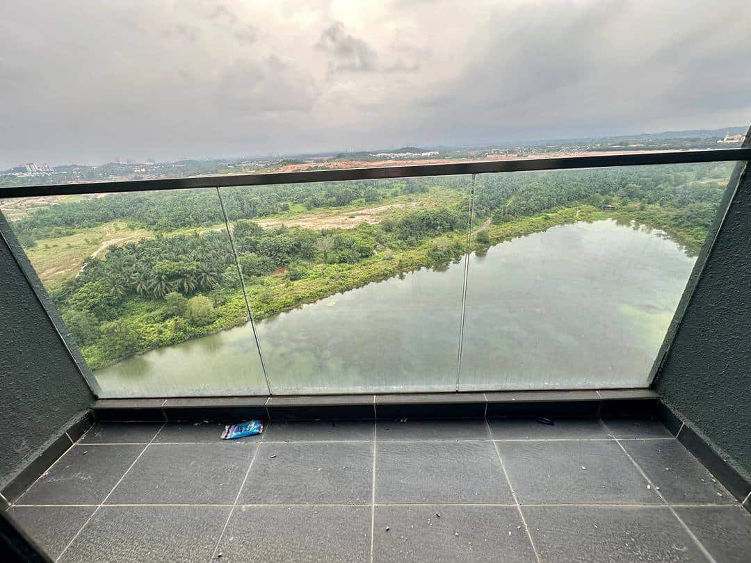 Condominium Medini 6