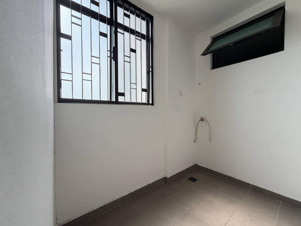 Apartment Molek Regency 11