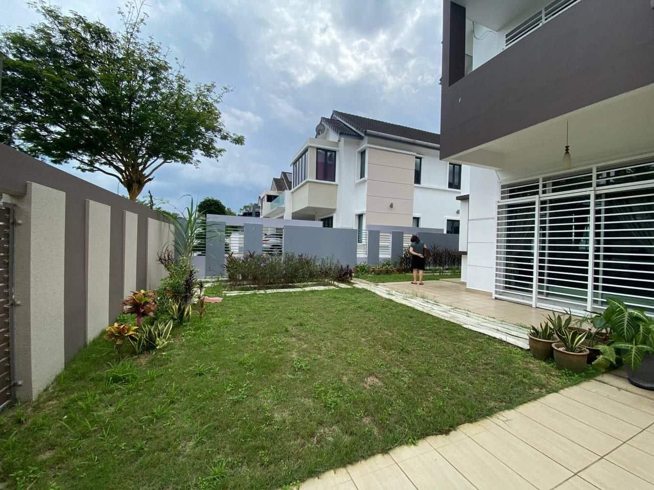 2-Storey Semi D Nusa Duta 1 6