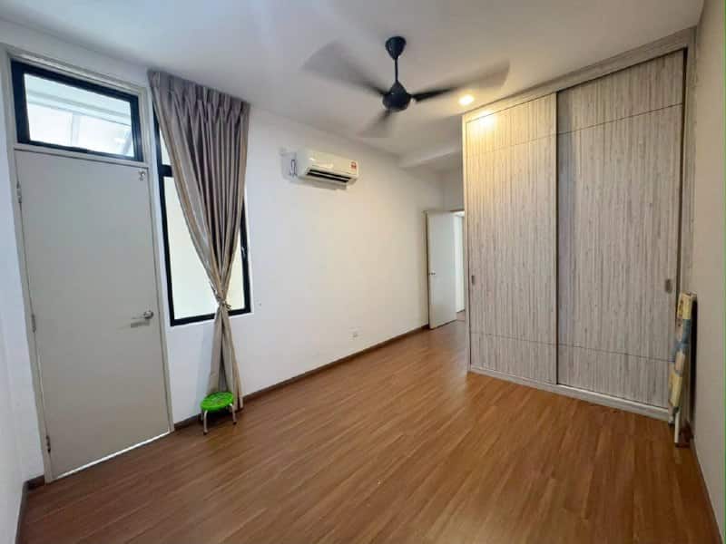 Double Story Cluster House Bukit Indah 6