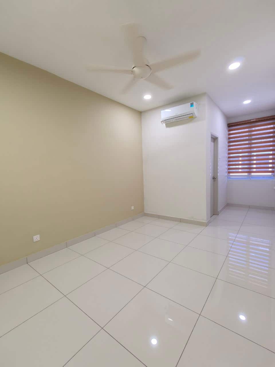 2 Storey Terrace Emerald Residenz (Tiara) 7