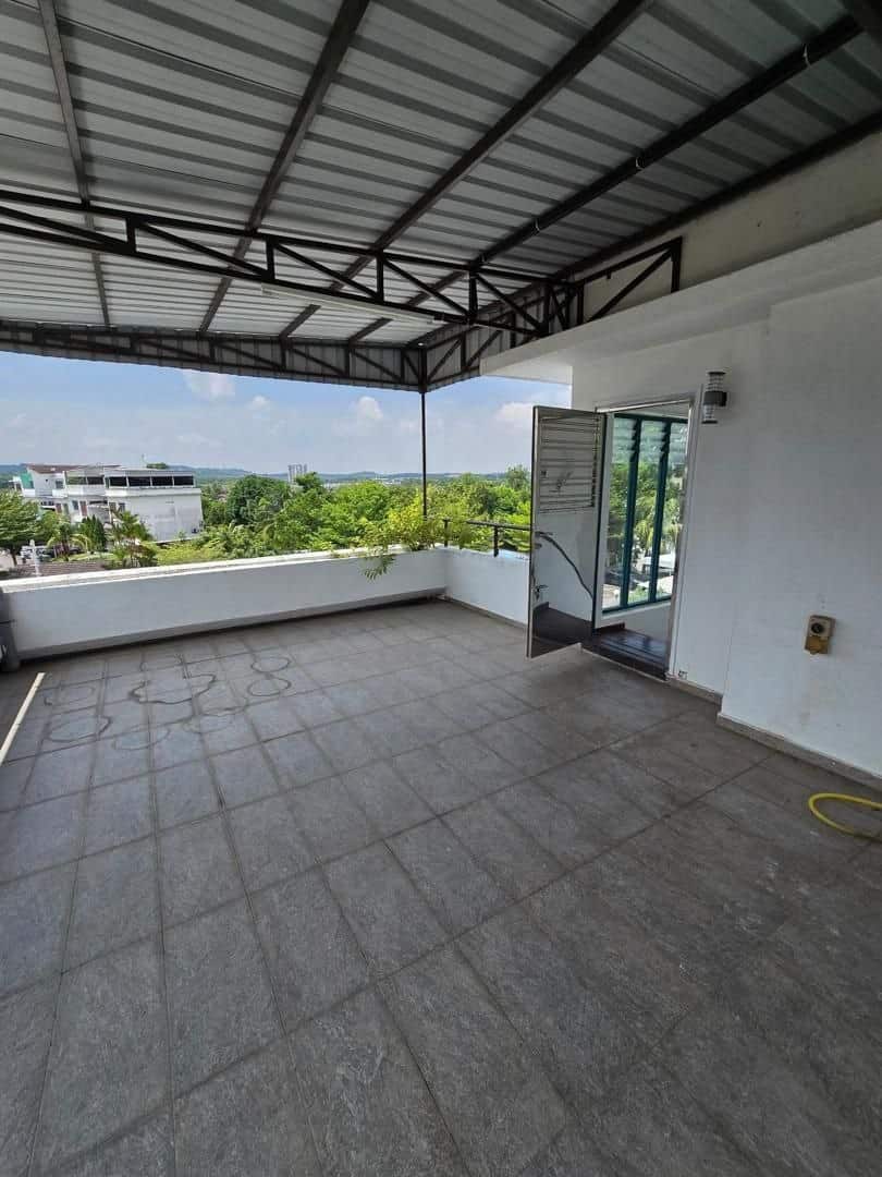 Duplex Townhouse (Upper unit) Seri Alam 6