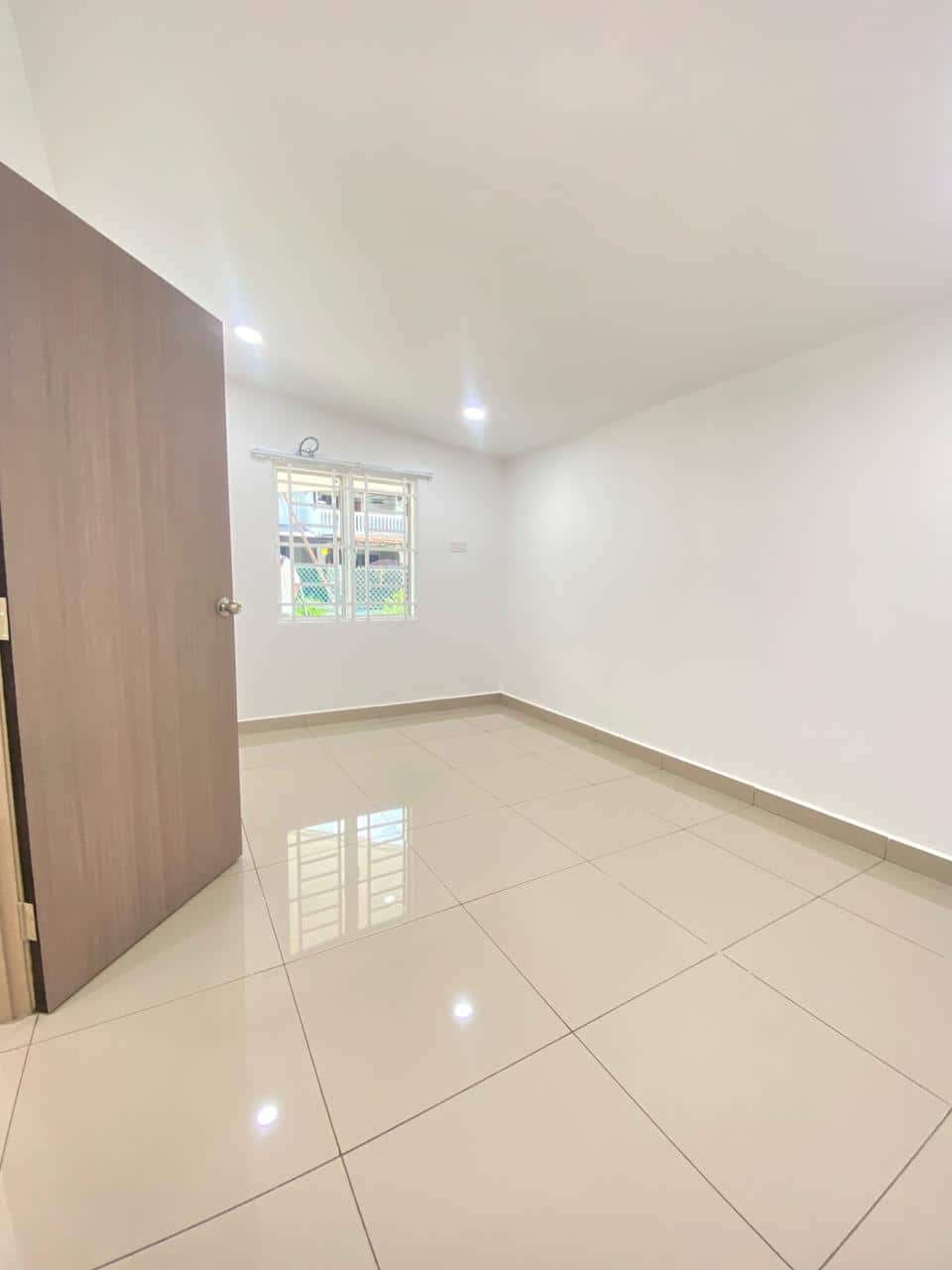 Double storey corner low cost Jalan Keembong 4