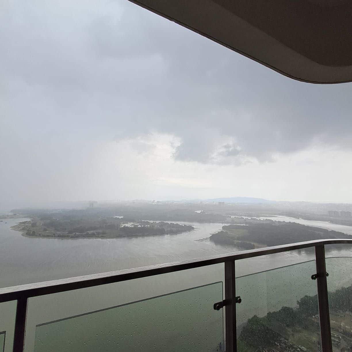 Condo Danga Bay 6