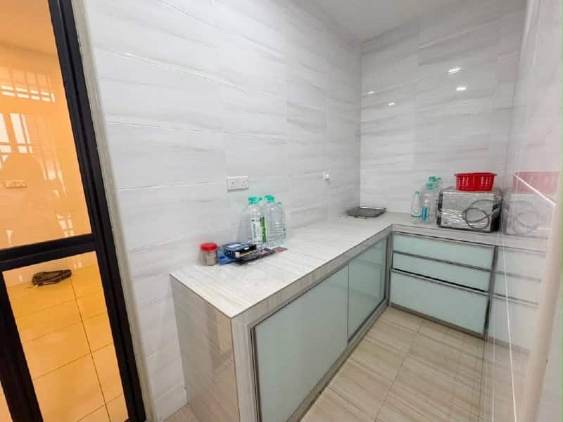 Double Story Cluster House Bukit Indah 6