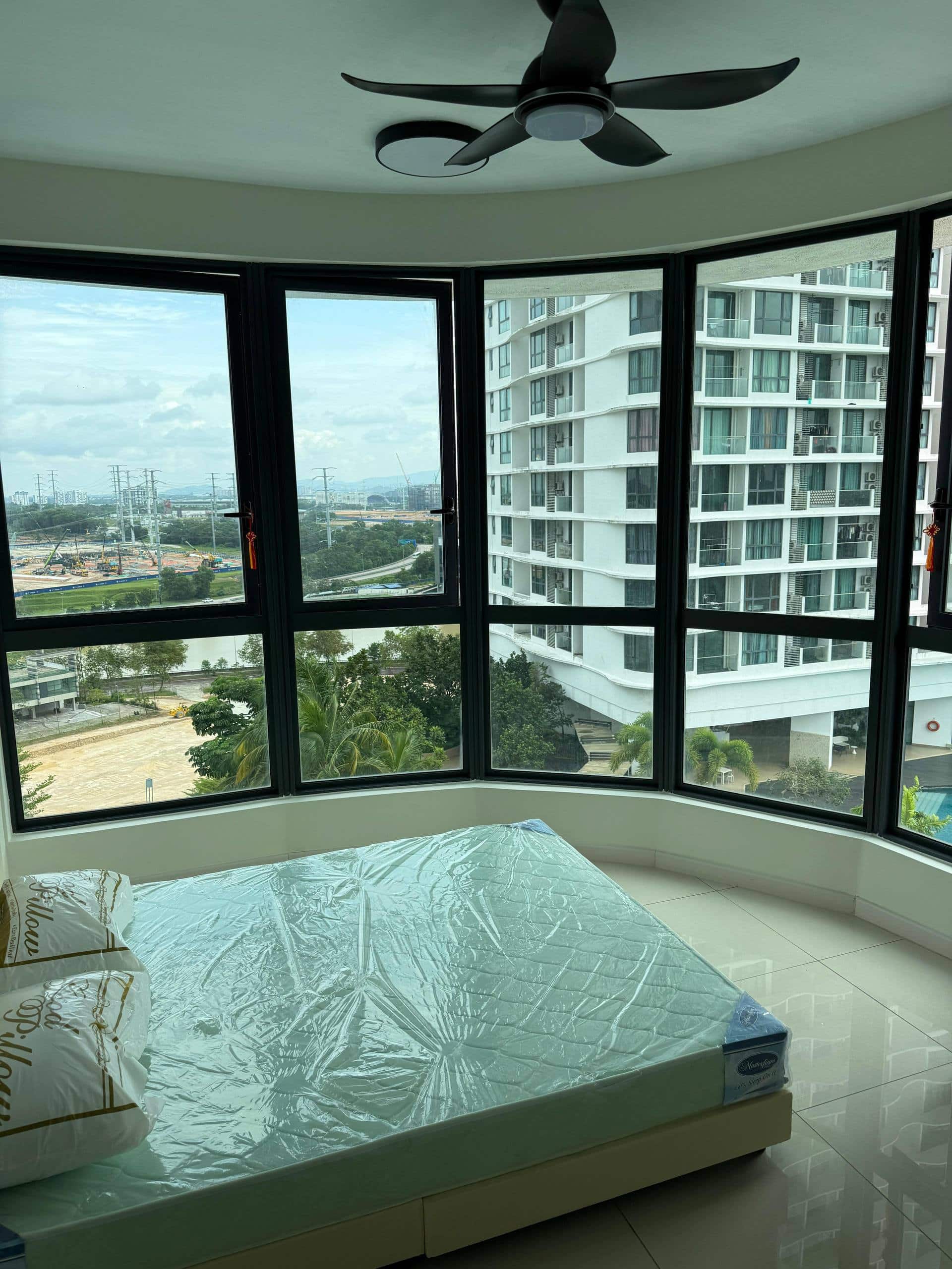 Apartment Macrolink Medini 1