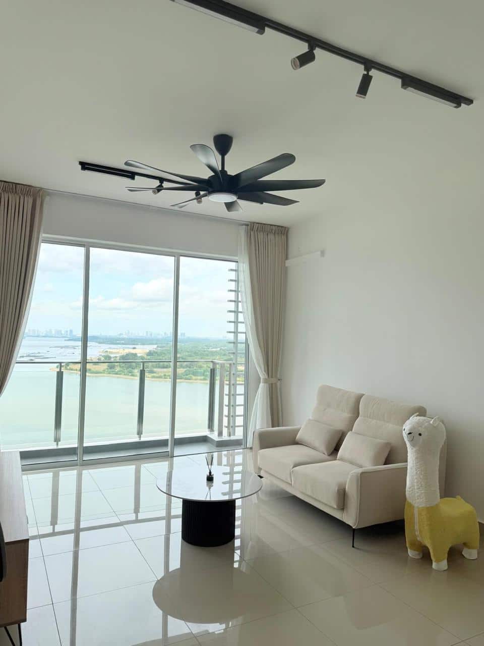 Condo Danga Bay Vista Tiara 1