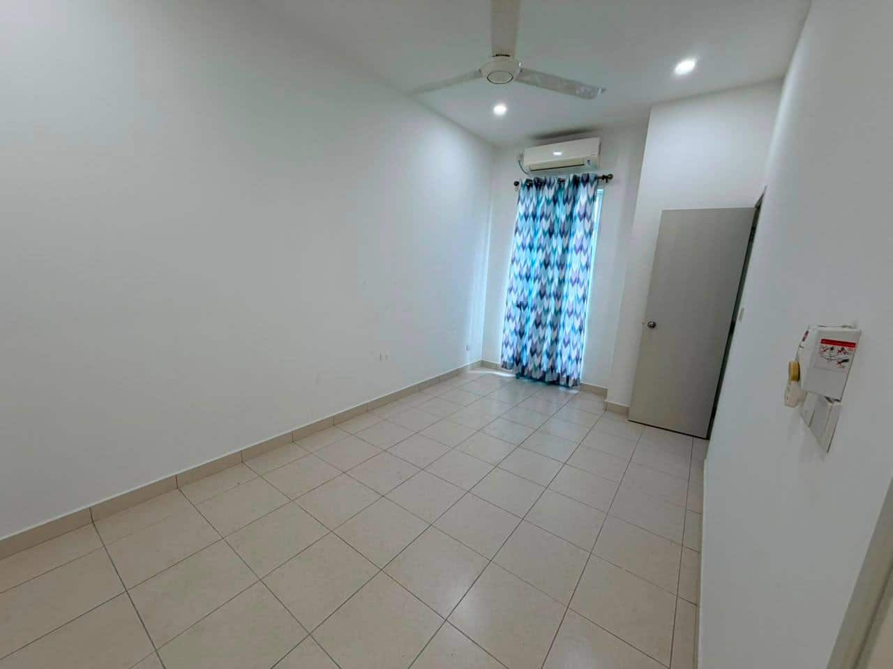 Double Storey Terrace Aspira Lakehomes Gelang Patah 4