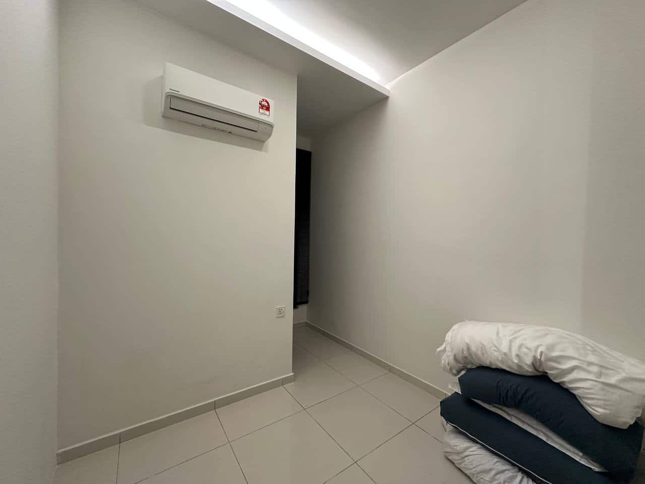 Condo Space Residency 6