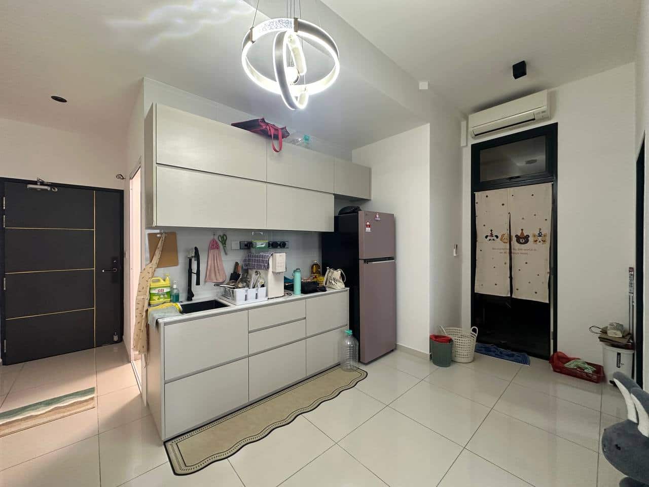 Apartment Space Residency 6