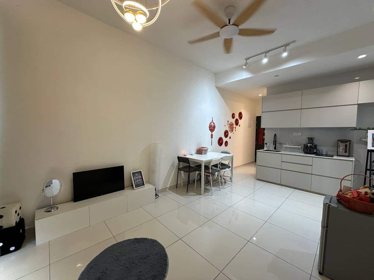 Apartment Space Residency 3