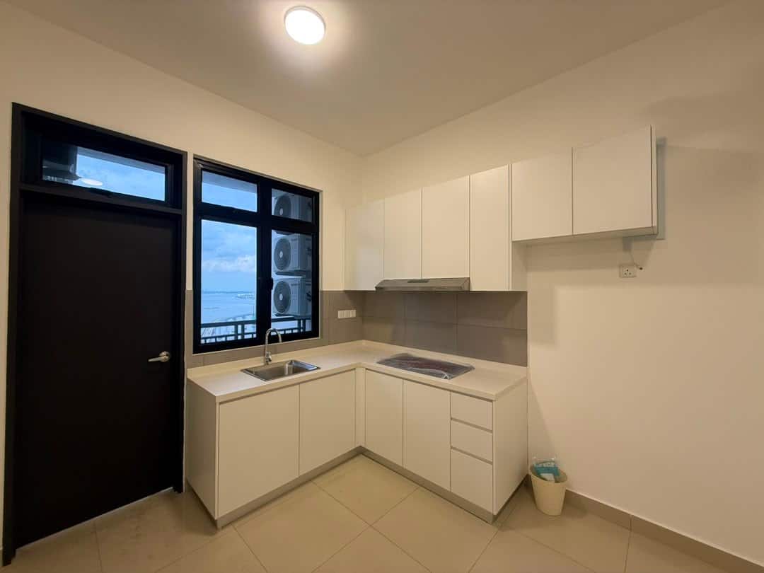 Condo Meldrum Heights Residence 1