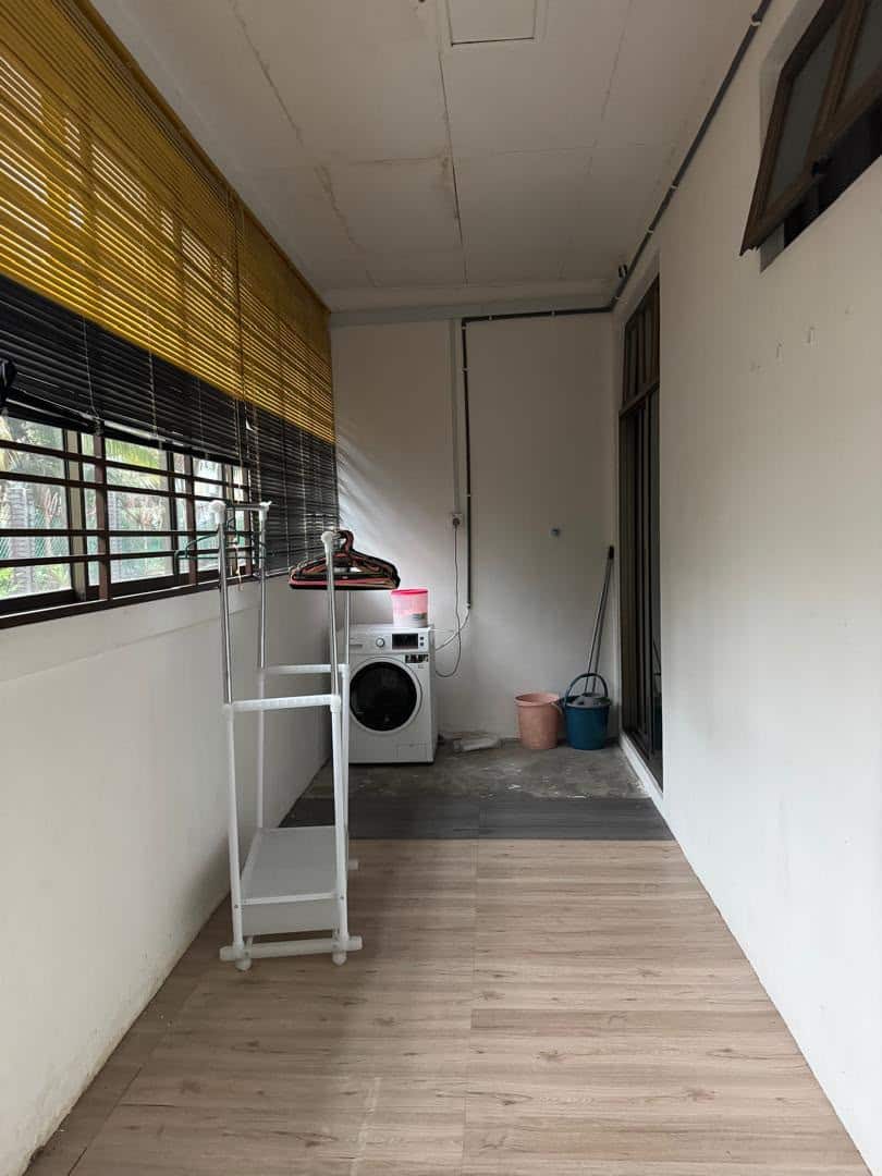 House Larkin 9