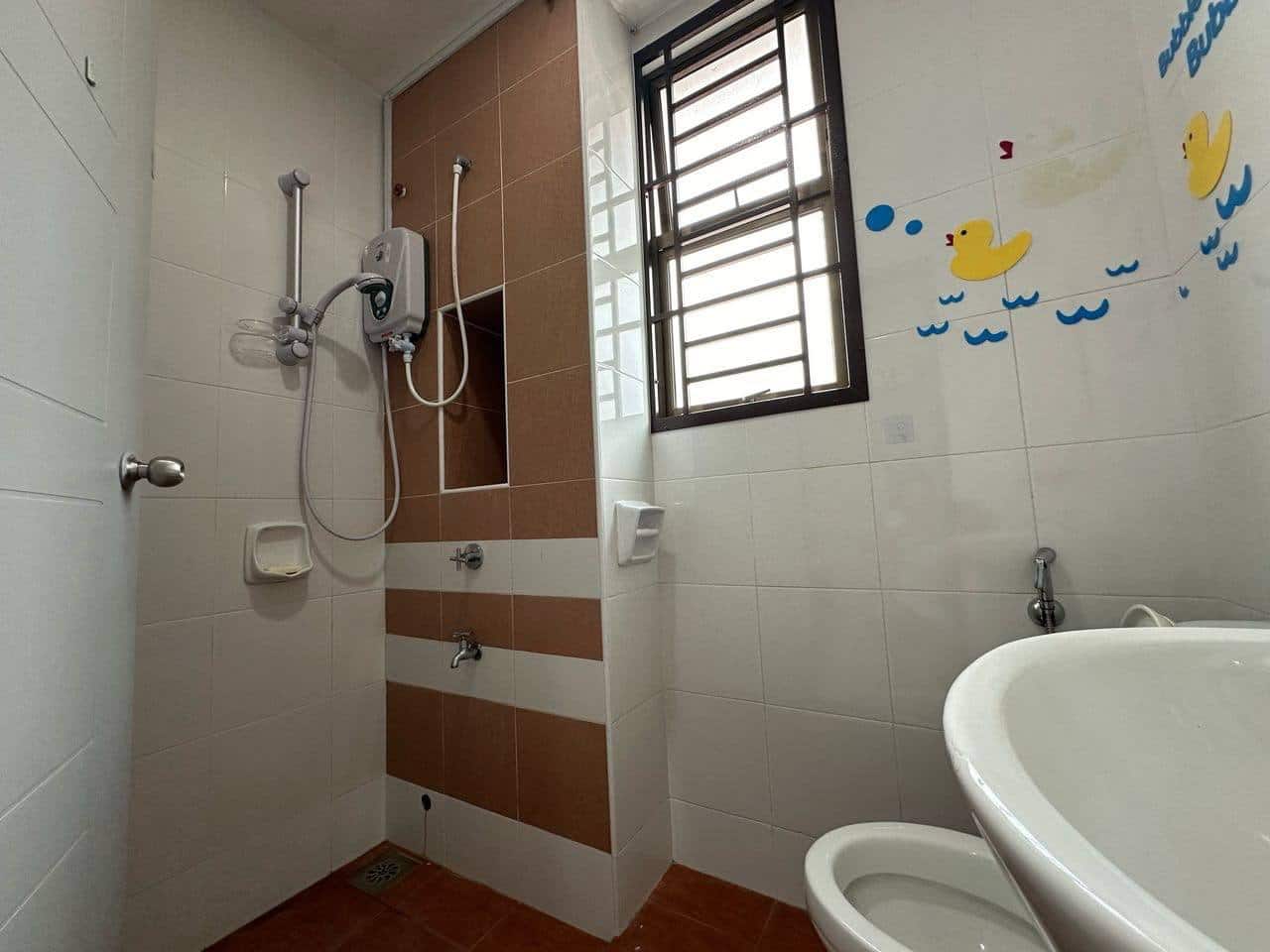 Common room with private bathroom Bandar Dato Onn 3