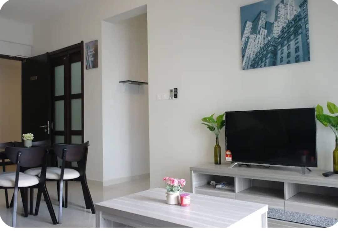 Low floor Bay Point Country Garden Danga Bay 1
