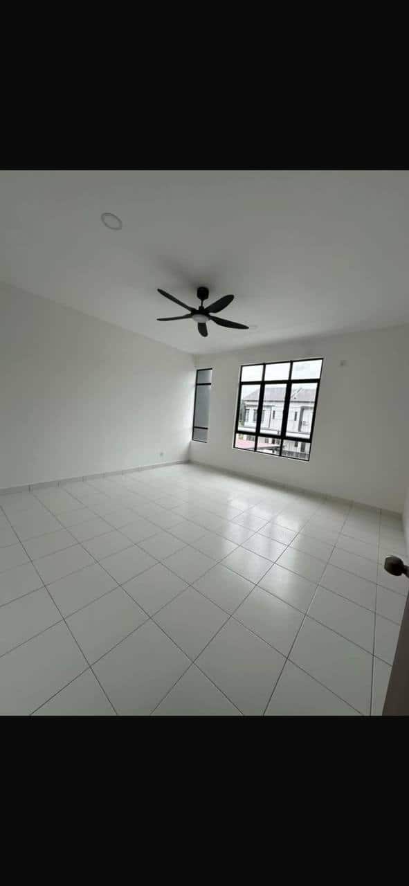 2-Storey Terrace House Acacia, Meridin East 3