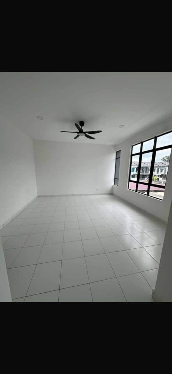2-Storey Terrace House Acacia, Meridin East 4