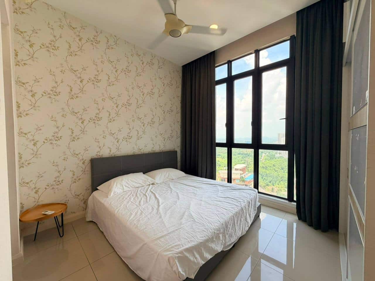 Condominium Medini 3