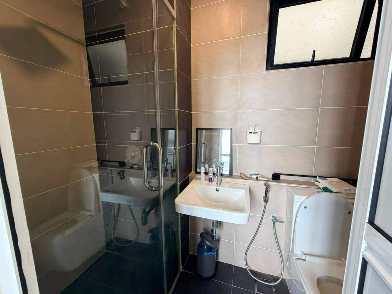Condominium Medini 6