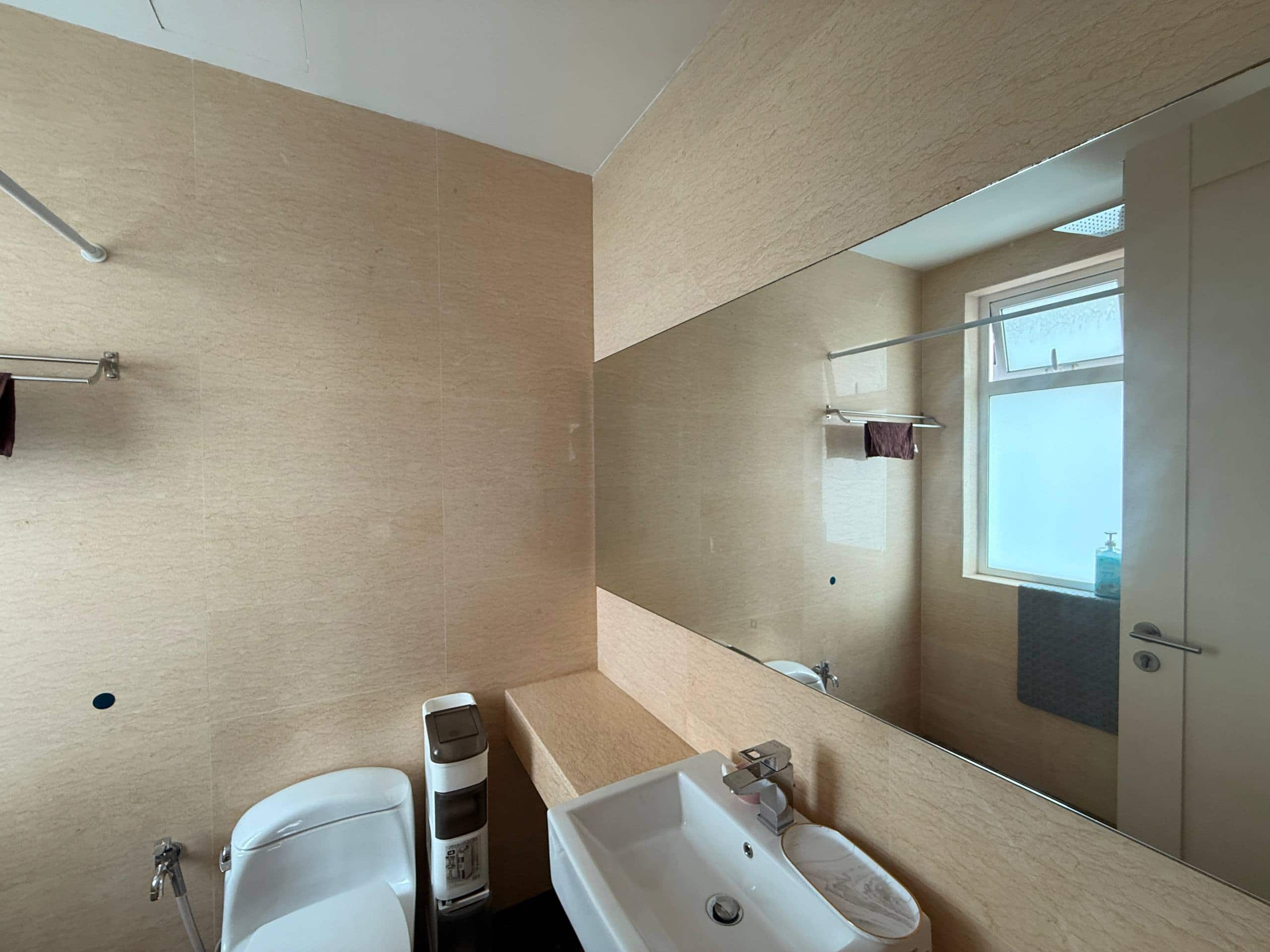 Condominium Tri Tower Residence 7