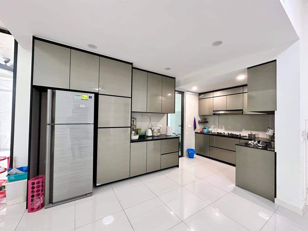 2-Storey Terrace Avira Medini 4