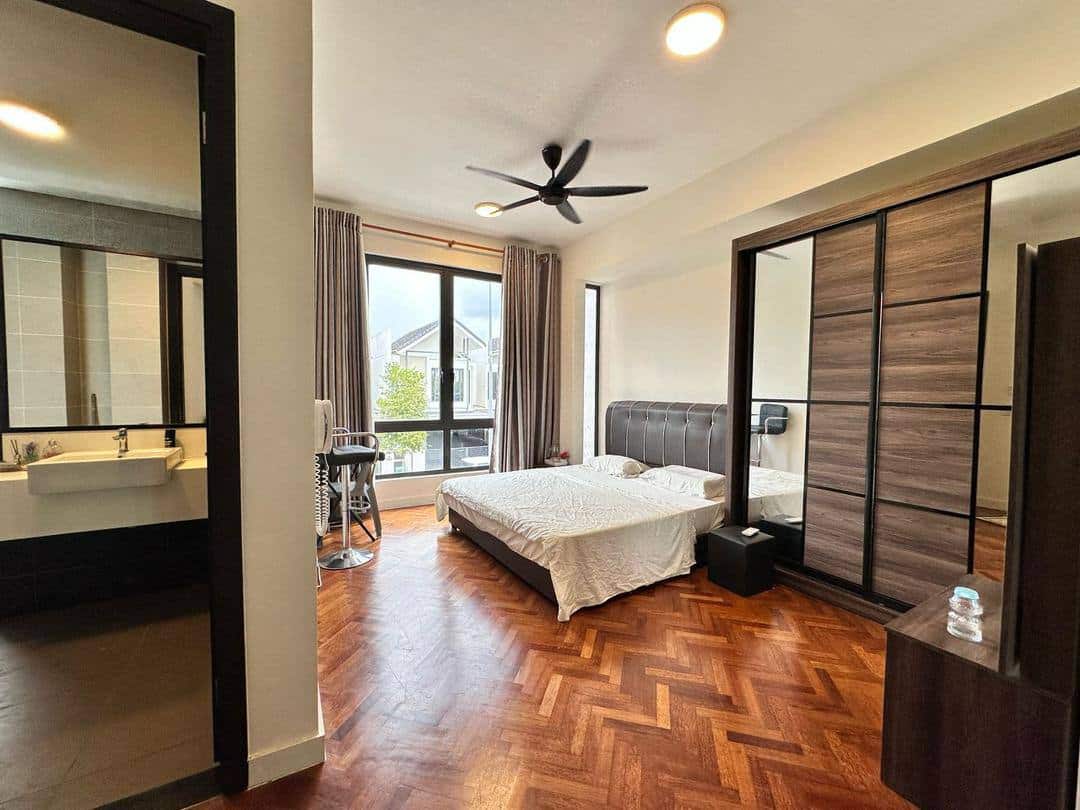 2-Storey Terrace Avira Medini 2