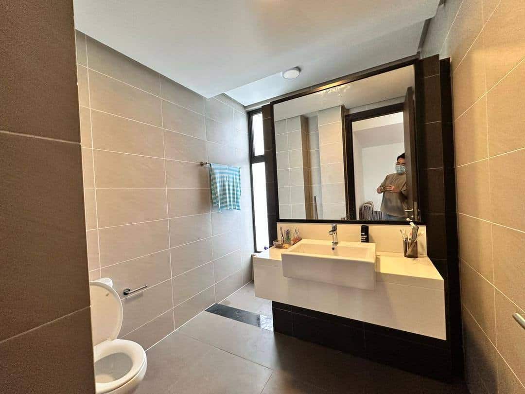 2-Storey Terrace Avira Medini 8