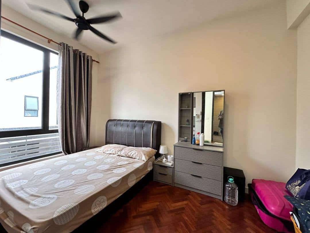 2-Storey Terrace Avira Medini 6
