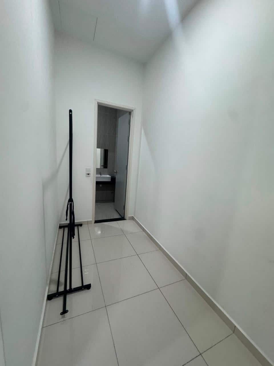 2-Storey Terrace House Eco Summer (Brighton) 7