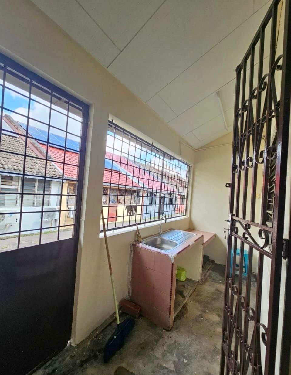 Single Story Terrace House Taman Perling 6