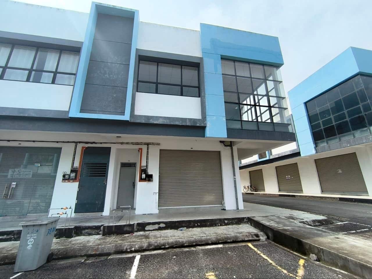2-Storey Shoplot Pekan Nanas 4