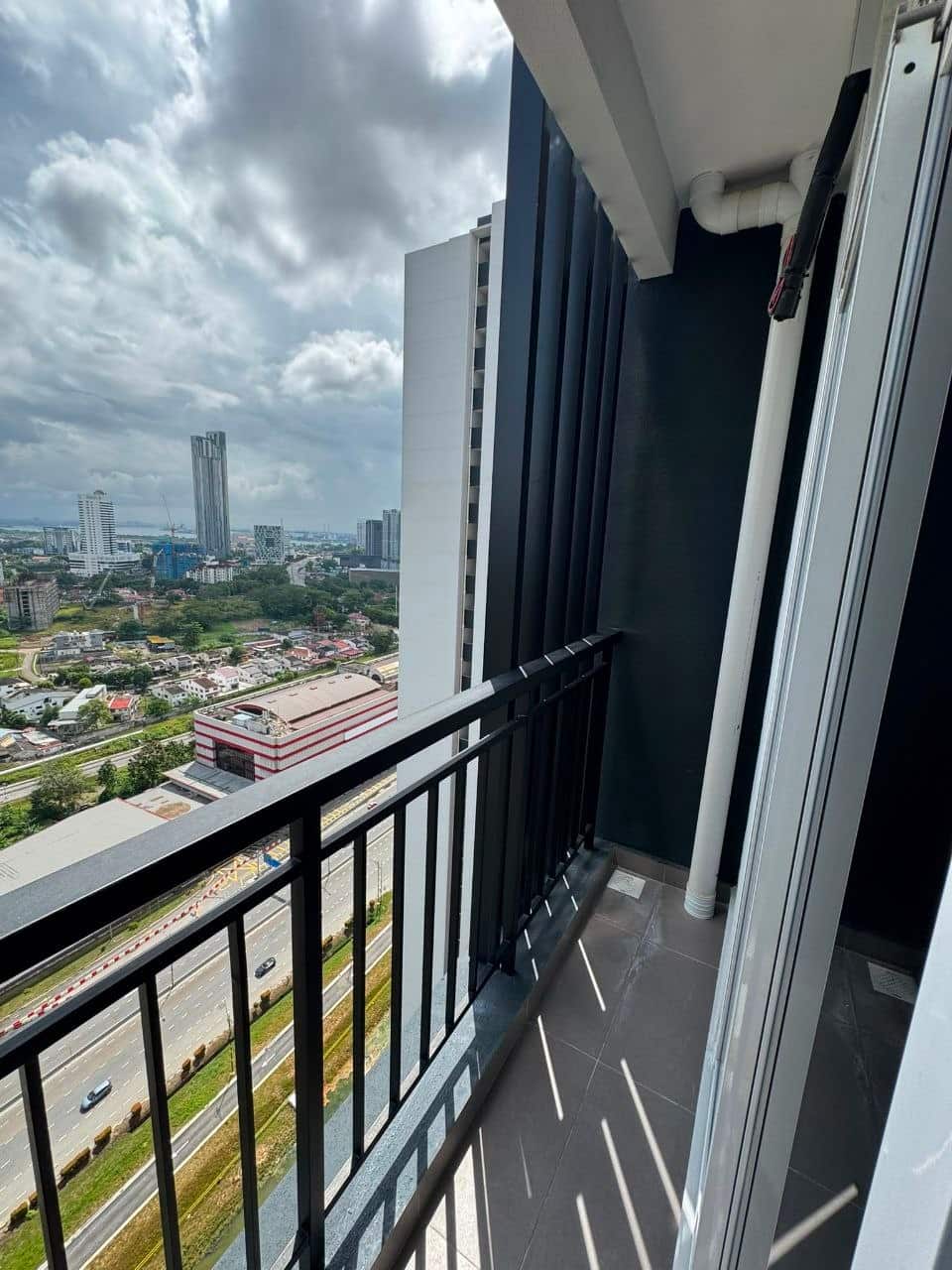 Condominium Trellis Residence 4