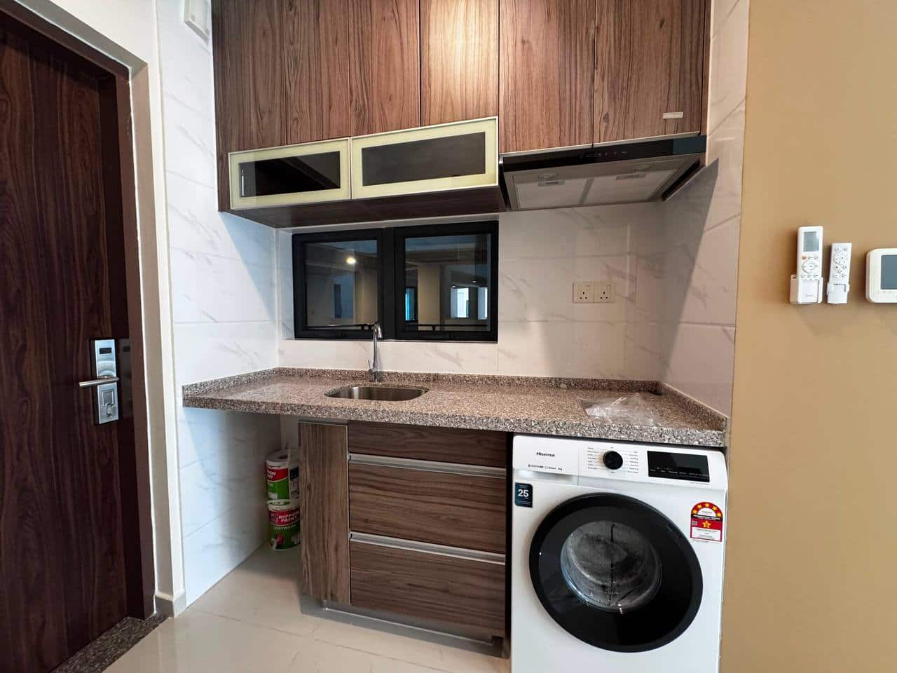 Dual-Key Condominium Twin Galaxy Residence 6