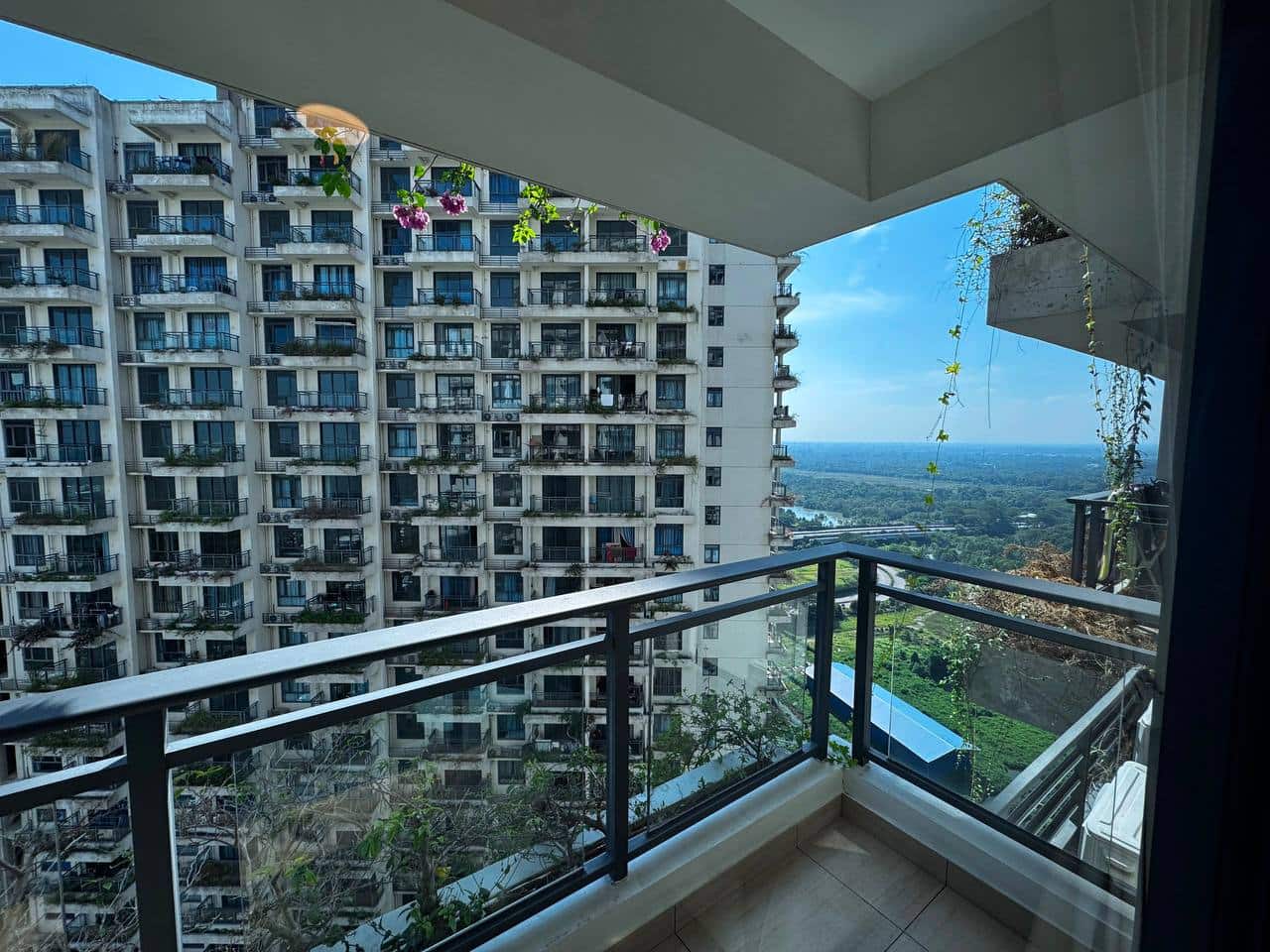 Dual-Key Condominium Twin Galaxy Residence 4