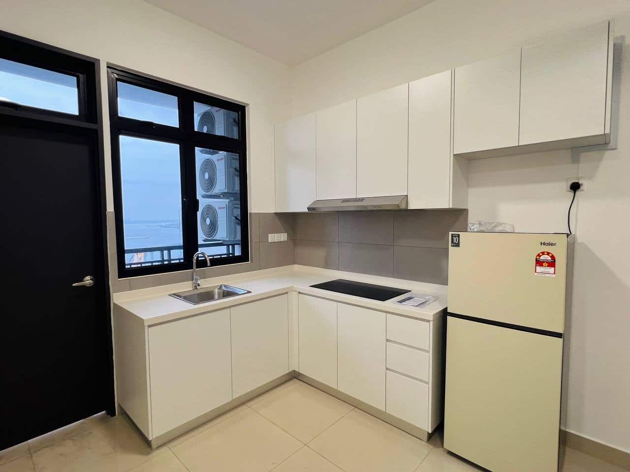 Condominium Meldrum Heights Residence 5