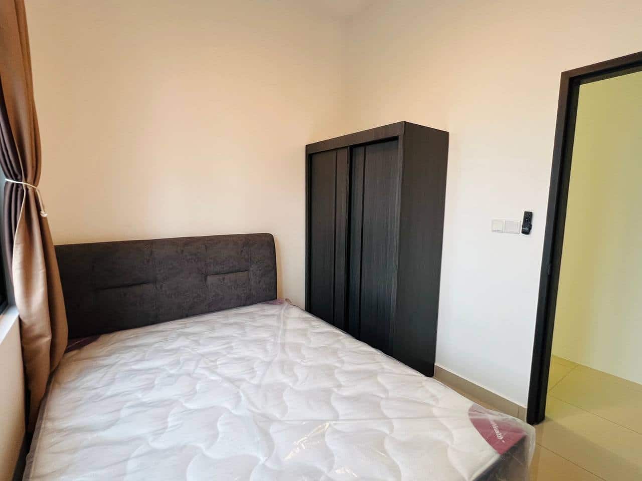 Condominium Meldrum Heights Residence 7