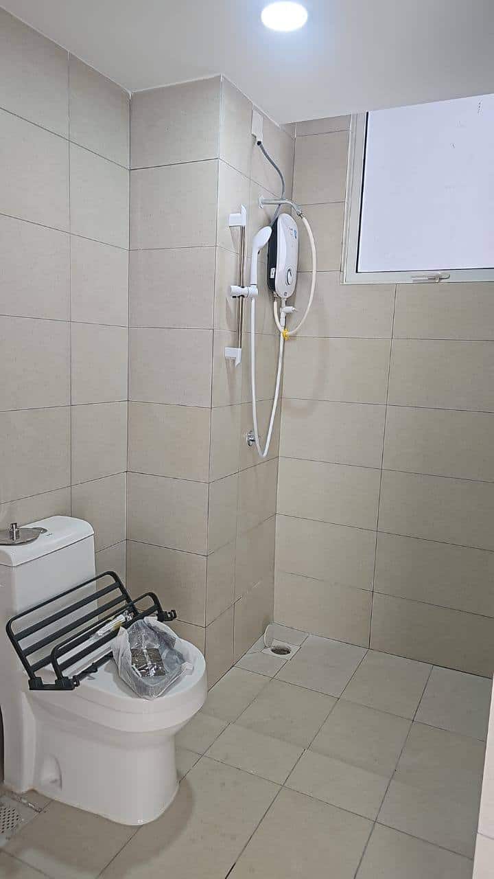Condo Danga Bay 9