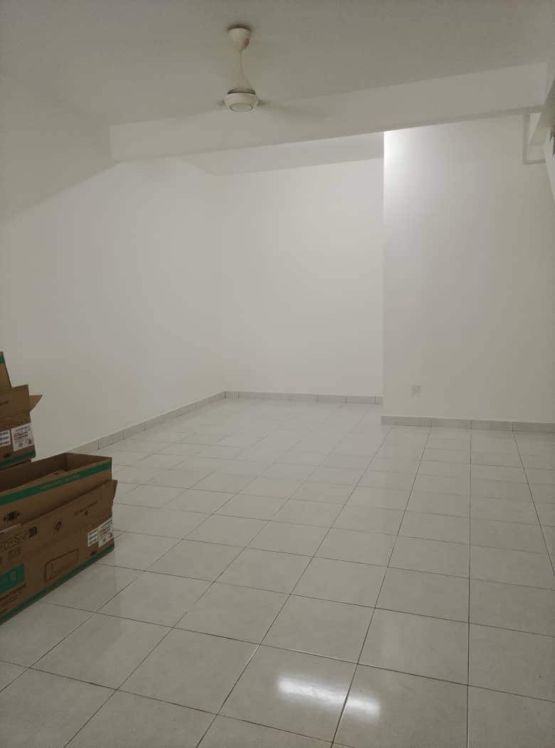 2-Storey Terrace House Kempas Baru 4