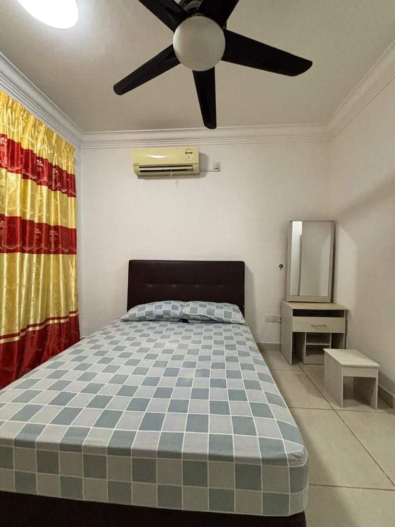 Condominium Golden Sand Seaview Residences 4