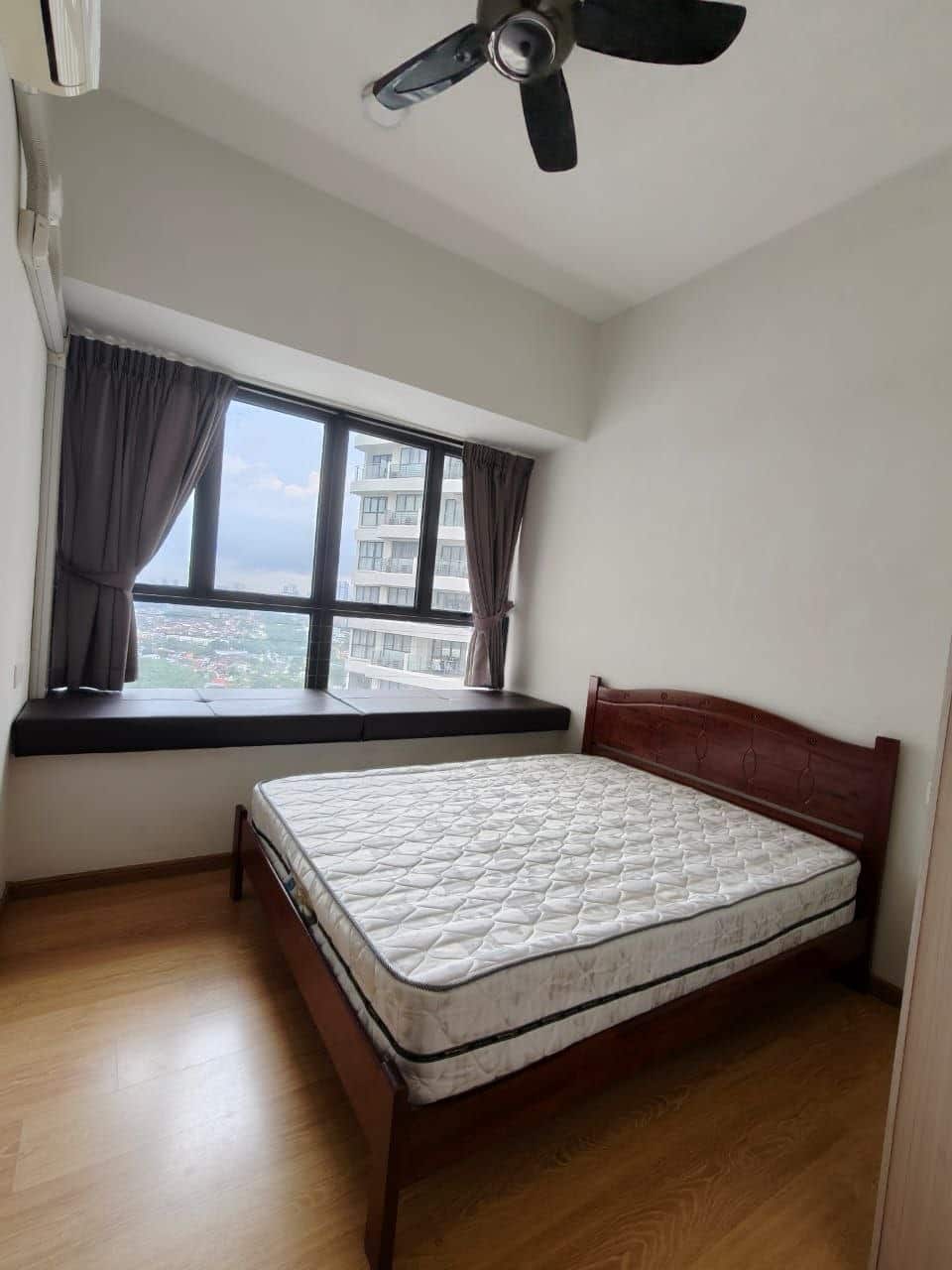 Condominium Country Garden Danga Bay 5