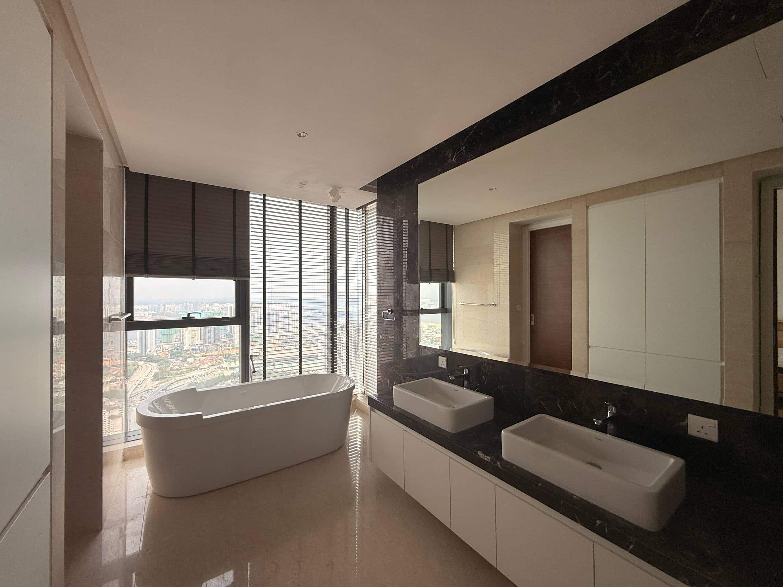 Condominium Meridin Bayvue 7
