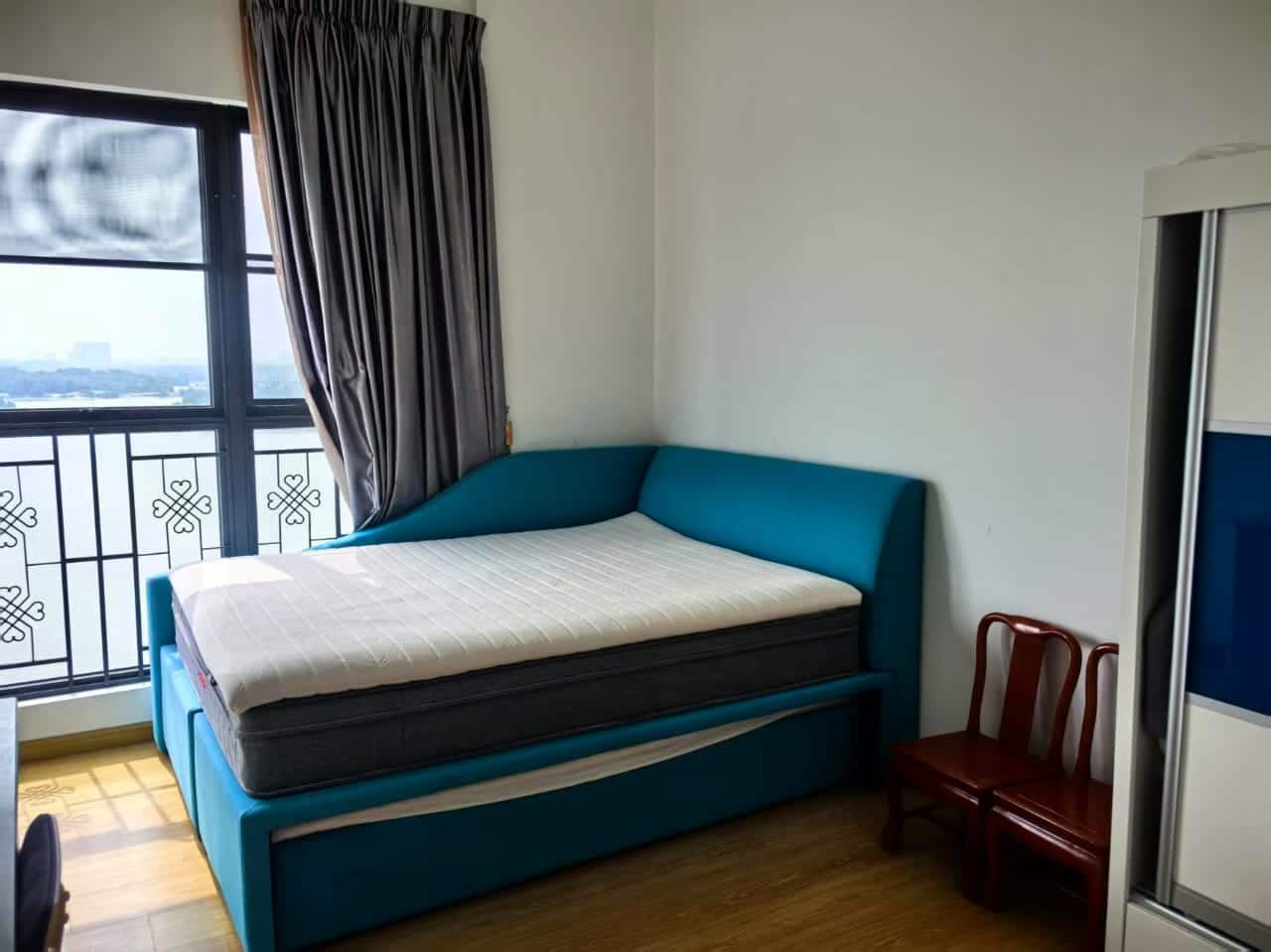 Condo Danga Bay 4