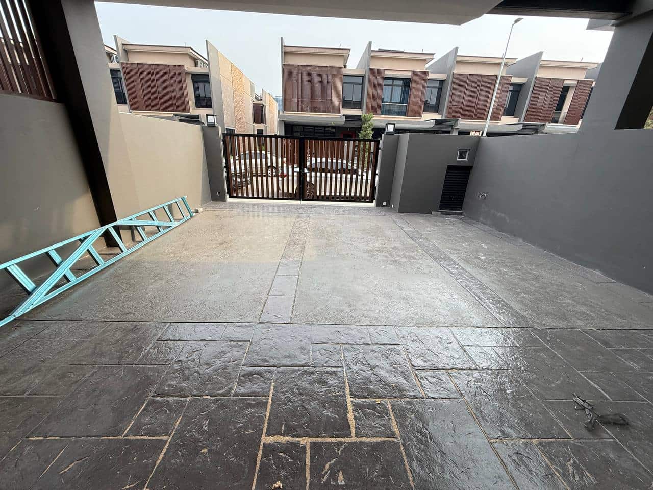 Double-Storey End Lot Aurora Resort Villas 2