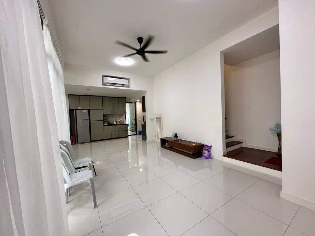 2-Storey Terrace Avira Medini
